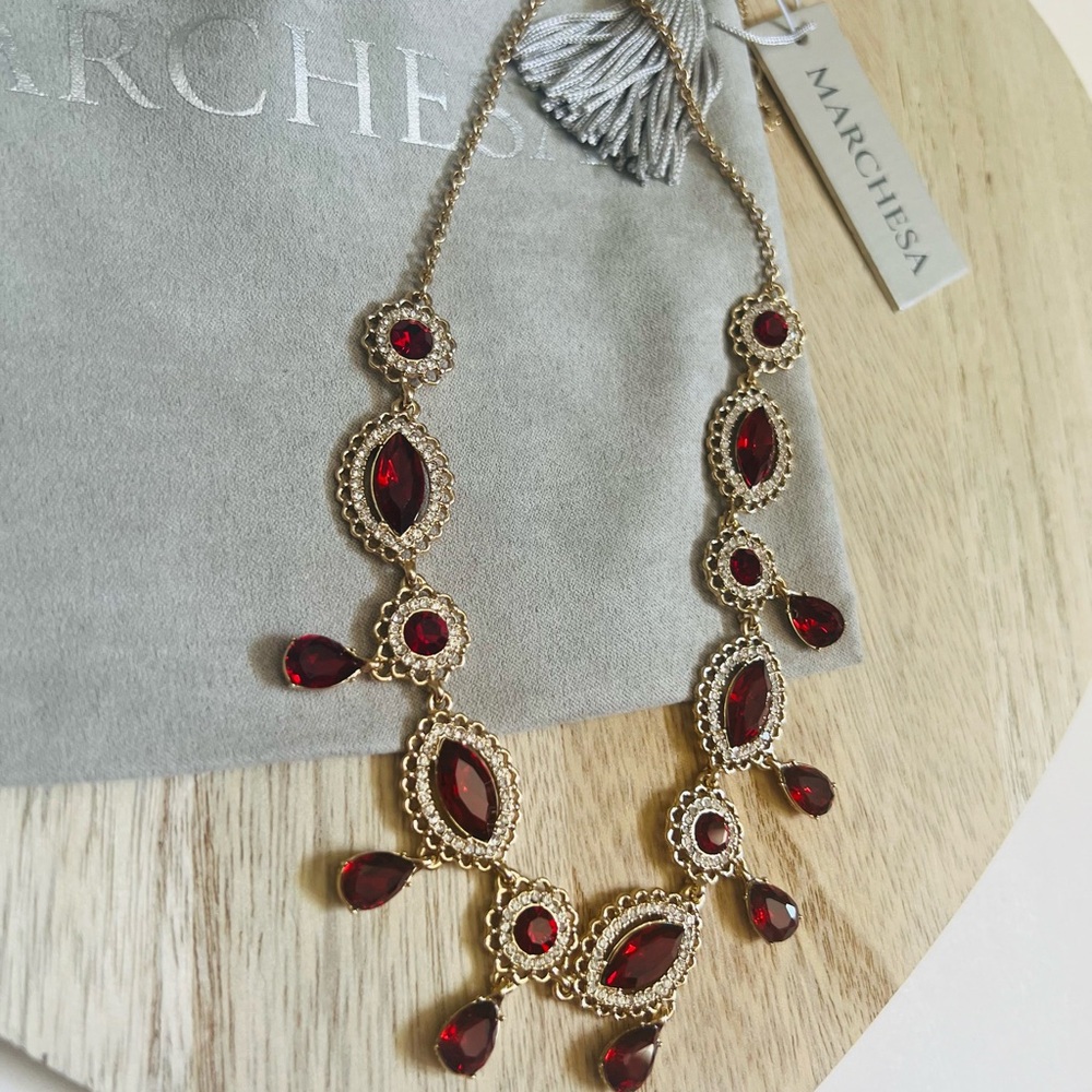 NEW Marchesa Gold and Red Statement Necklace❤️✨